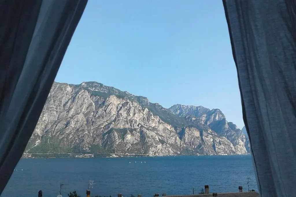 Apartment Appartamento Belvedere Navene Italy