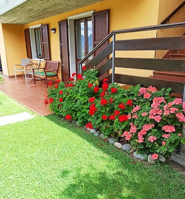 Apartment Appartamento Belvedere Navene Italy