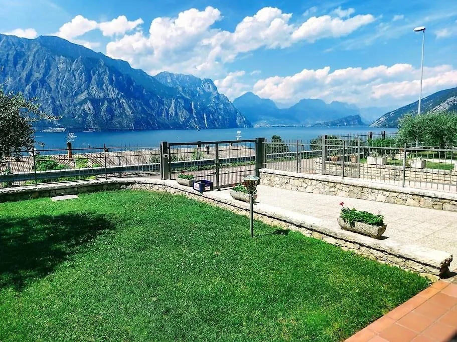 Apartment Appartamento Belvedere Navene