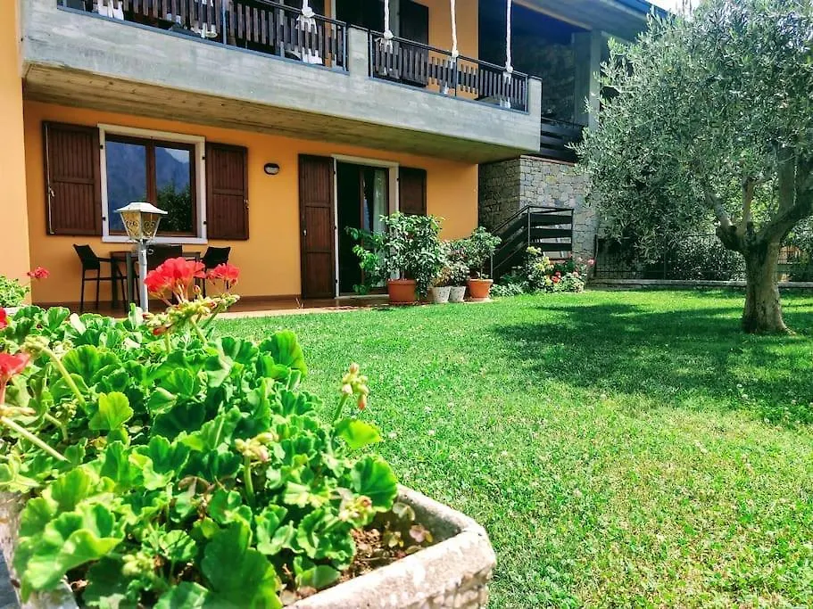 Appartamento Belvedere Navene contacts
